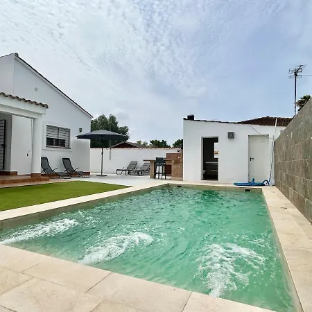 Feriehus Modern 3-bedroom With Private Pool & Bbq Chiclana de la Frontera