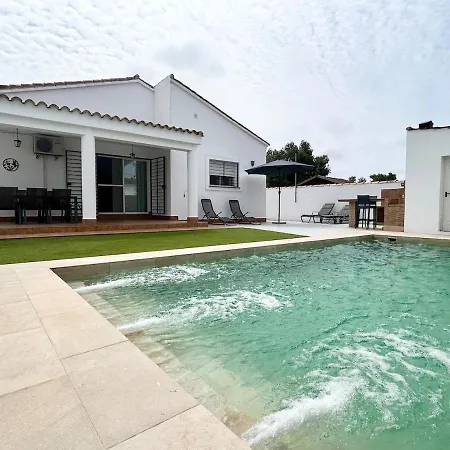 Modern 3-bedroom With Private Pool & Bbq Feriehus Chiclana de la Frontera