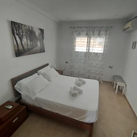 Modern 3-bedroom With Private Pool & Bbq *