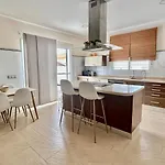 Modern 3-bedroom With Private Pool & Bbq Casa vacanze Chiclana de la Frontera