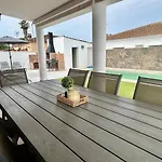 Casa vacanze Modern 3-bedroom With Private Pool & Bbq
