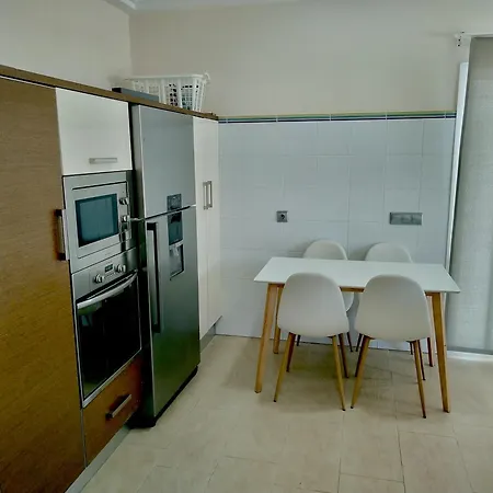 Prázdninový dům Modern 3-bedroom With Private Pool & Bbq Cádiz