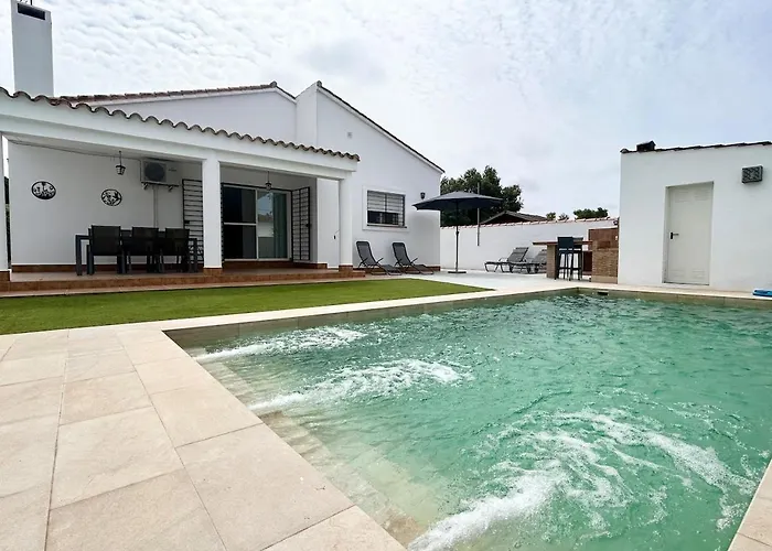 Modern 3-bedroom With Private Pool & Bbq Nyaraló Chiclana de la Frontera