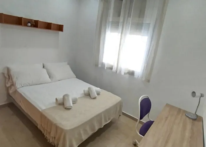 Modern 3-bedroom With Private Pool & Bbq Nyaraló