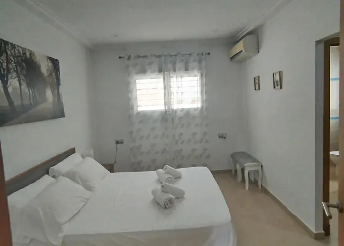 Modern 3-bedroom With Private Pool & Bbq