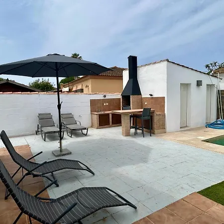 Modern 3-bedroom With Private Pool & Bbq בית נופש צ'יקלנה דה לה פרונטרה