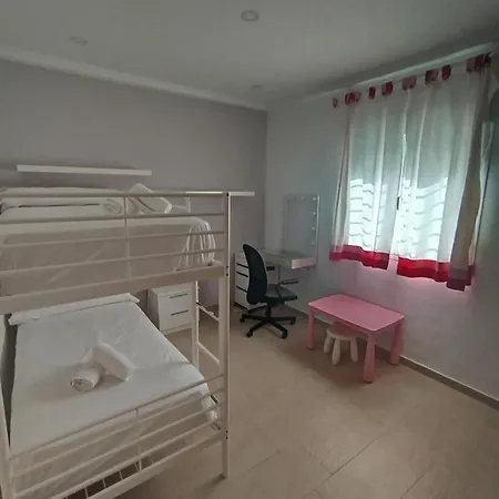 Modern 3-bedroom With Private Pool & Bbq בית נופש *