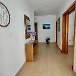 Modern 3-bedroom With Private Pool & Bbq Semesterbostad