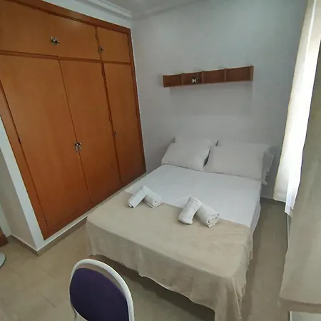 Modern 3-bedroom With Private Pool & Bbq كاديز