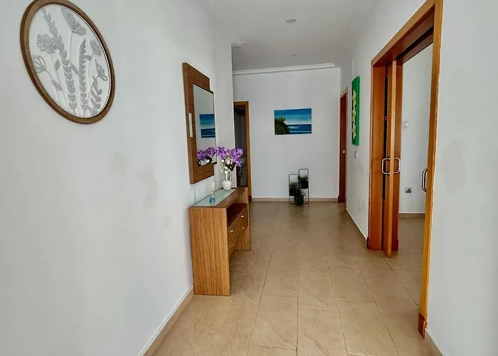 Modern 3-bedroom With Private Pool & Bbq Prázdninový dům