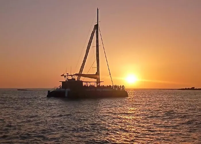 Modern 3-bedroom With Private Pool & Bbq Prázdninový dům